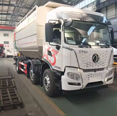 31 Tonnen 6x2 Schüttgut-Futtermitteltransporter