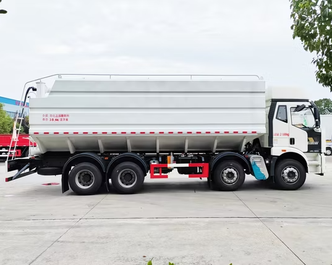รถบรรทุกถังป้อนอาหารจำนวนมาก 40 ลูกบาศก์เมตร 8x4 จัดส่งอาหารสัตว์
