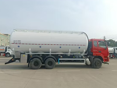 Pneumatischer Schüttgut-Futtermitteltransporter mit Luftkompressor 40-60 cbm